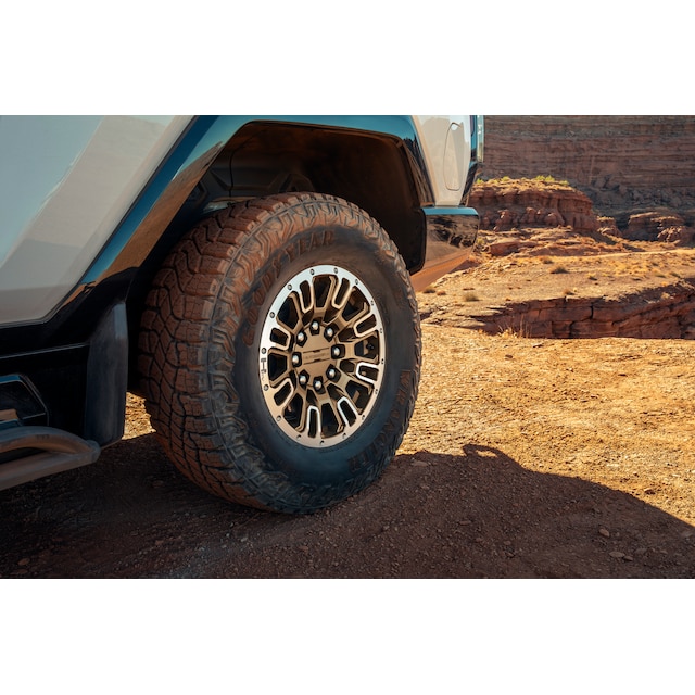 18x9-Inch 8-Spoke Wheel in Tech Bronze with Machined Face