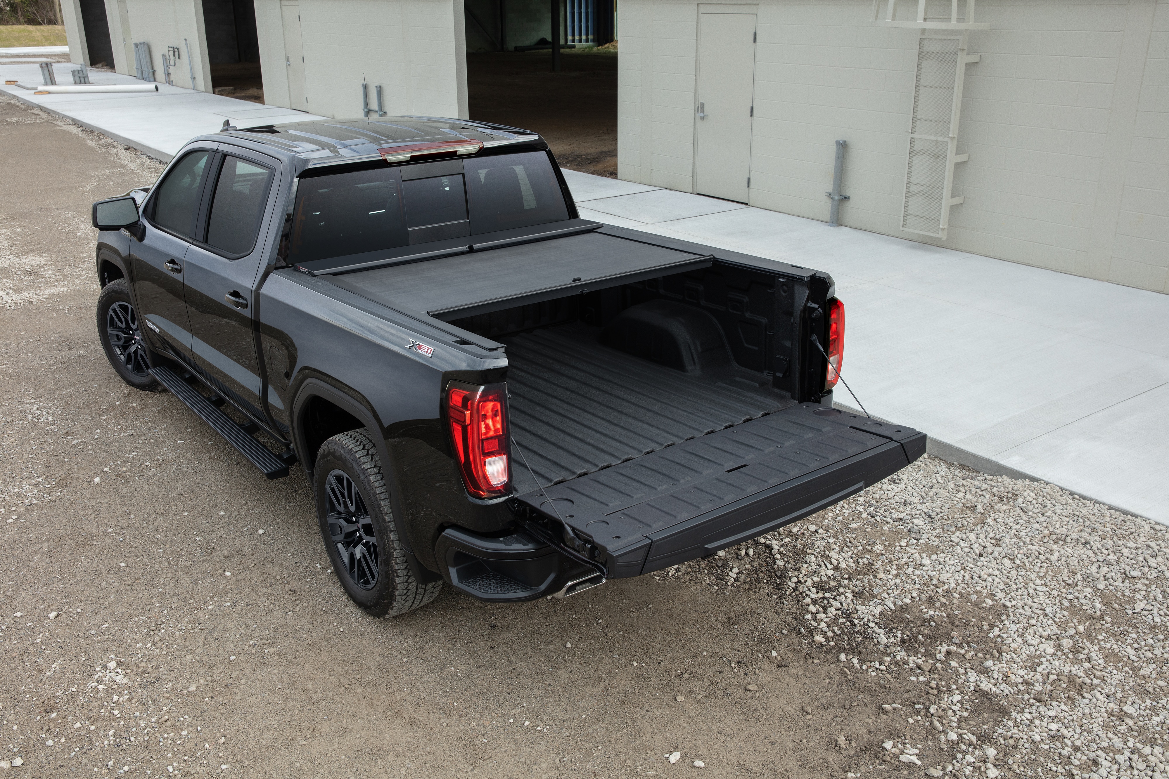 Short Bed Retractable Truck Bed Cover in Black by Advantage® - Associated Accessories