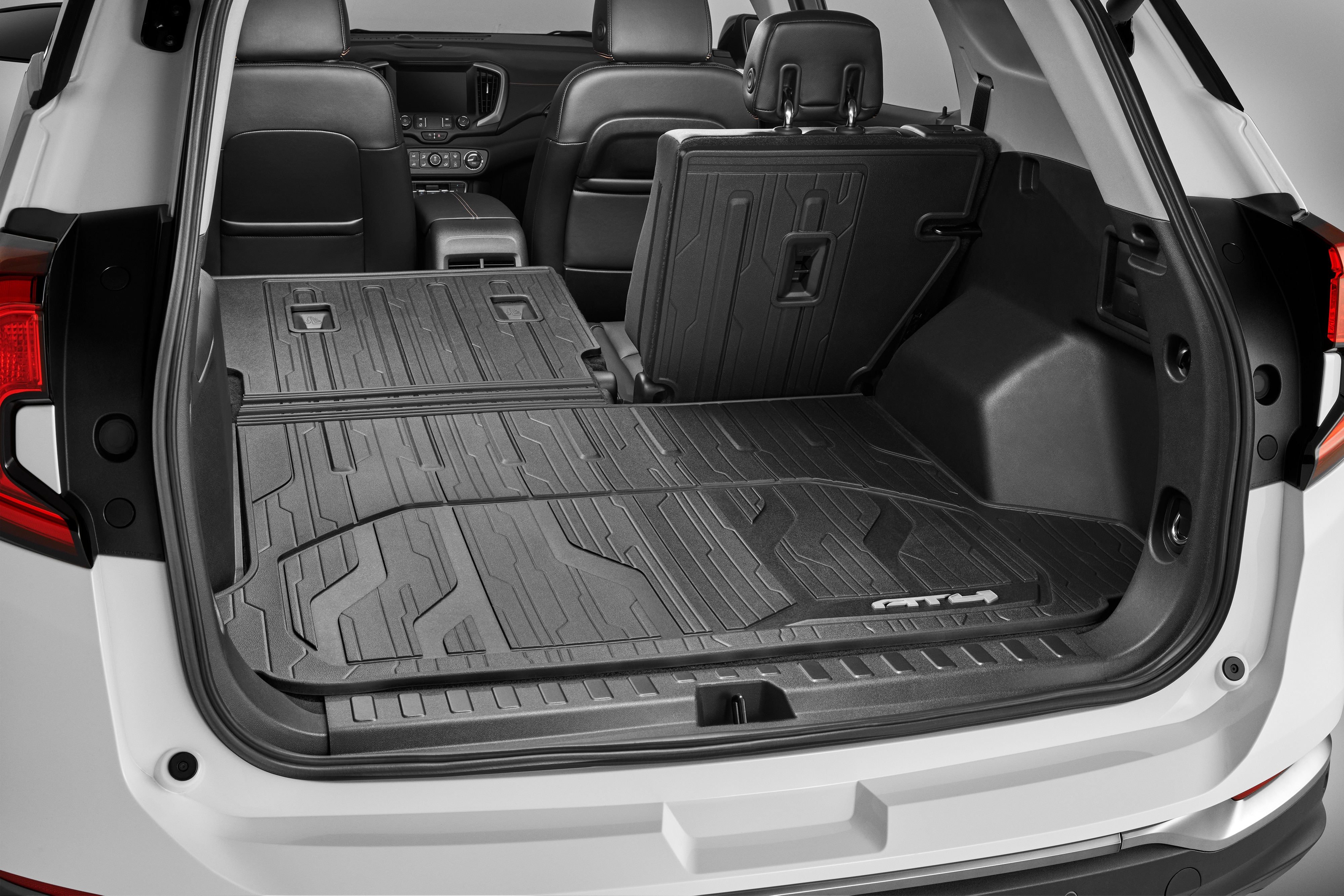 Integrated Cargo Area Liner in Jet Black with AT4 Logo
