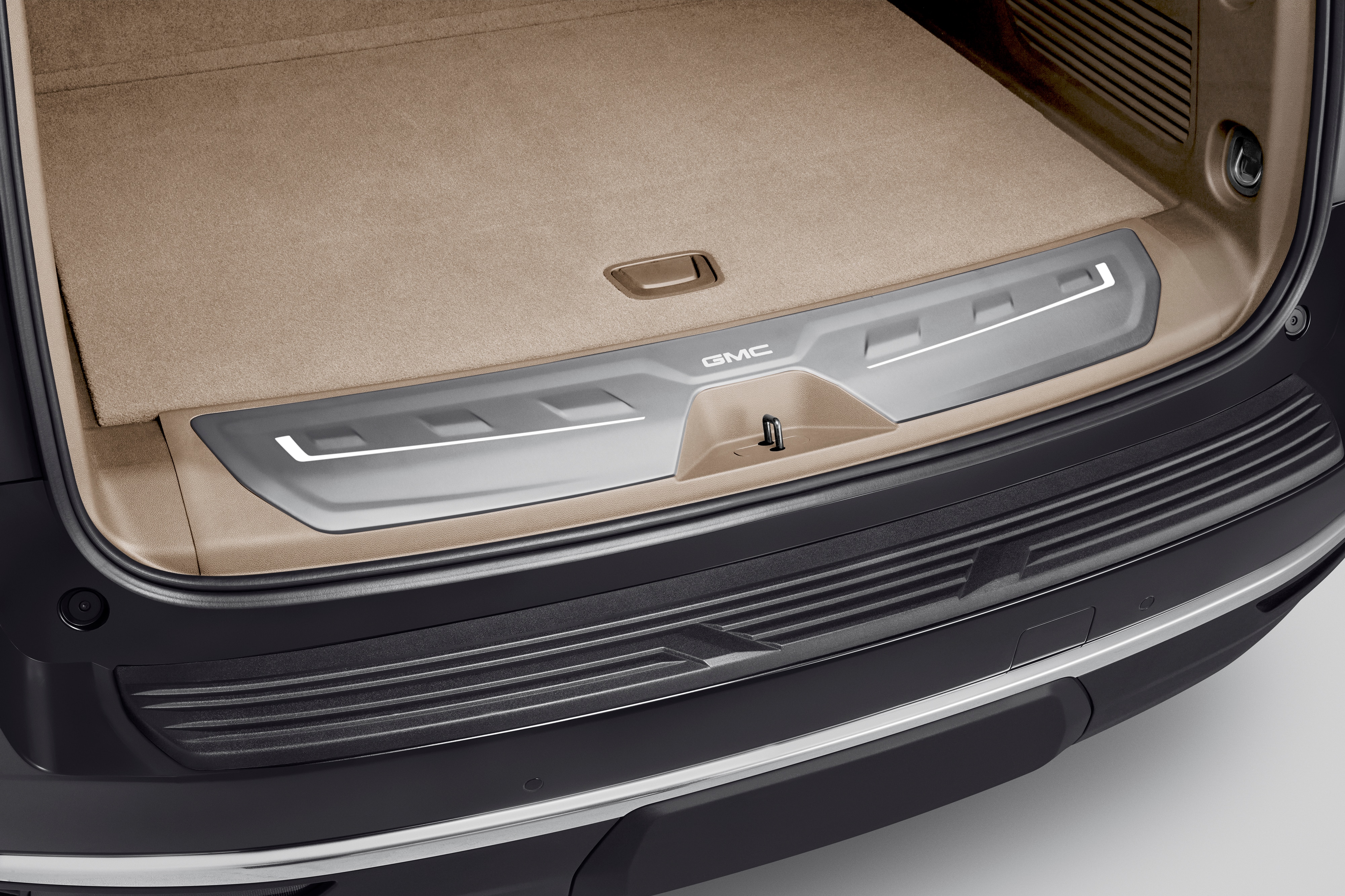 Illuminated Cargo Sill Plate in Fawn with GMC Logo