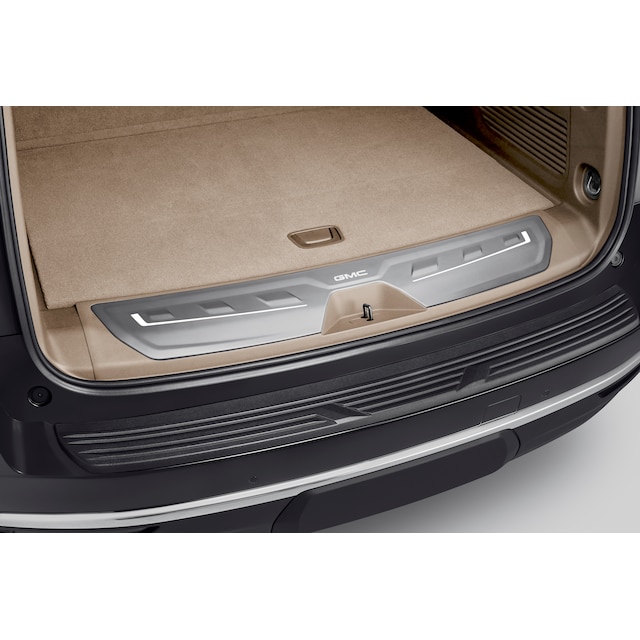 Illuminated Cargo Sill Plate in Fawn with GMC Logo