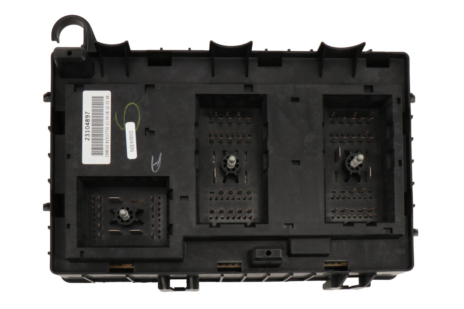 maページ GM Genuine Parts Engine Wiring Harness Junction Block