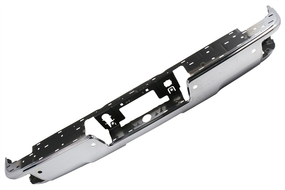 GM Genuine Parts Bright Chrome Rear Bumper Impact Bar