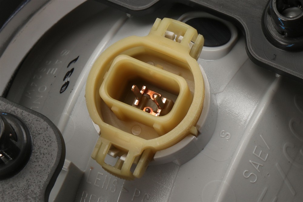 GM Genuine Parts Passenger Side Front Fog Lamp Bezel