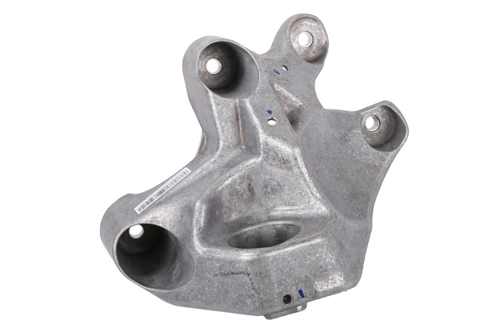 GM Genuine Parts Passenger Side Engine Mount Bracket
