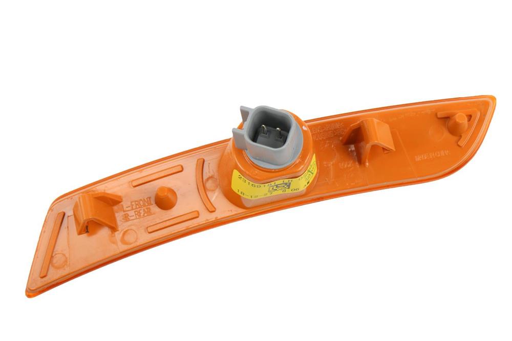 Cadillac GM Genuine Parts Amber Front Driver Side Marker