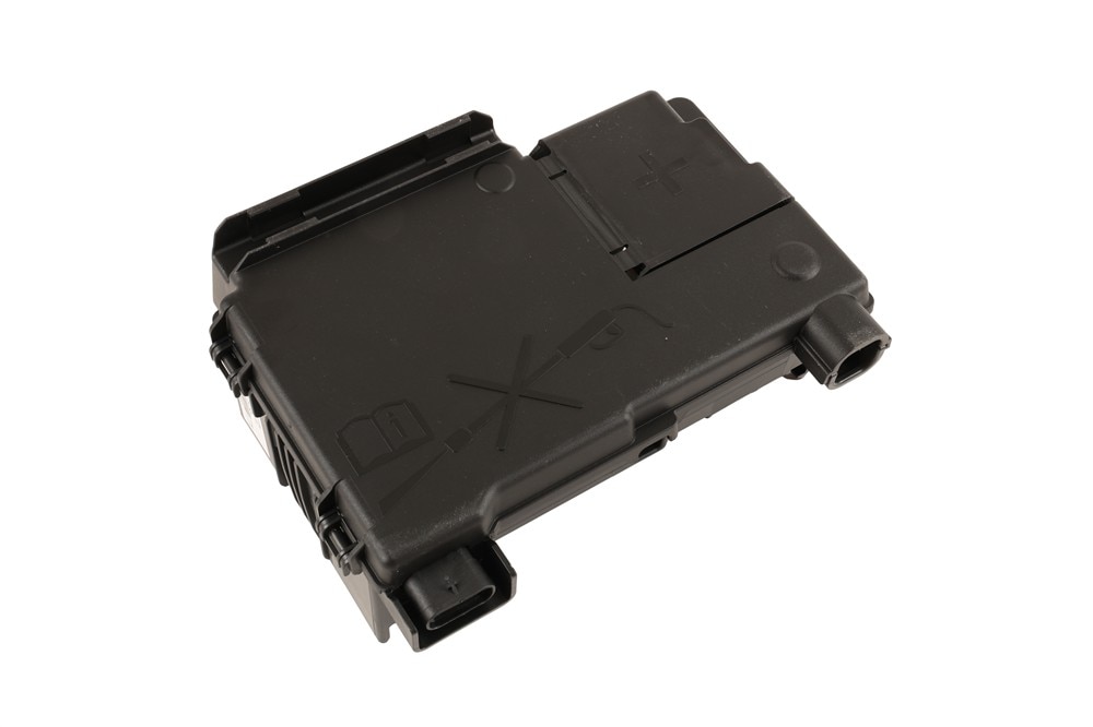 GM Genuine Parts Battery Distribution Engine Compartment Fuse Block