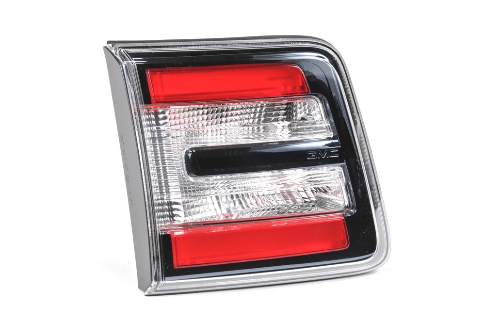 GM Genuine Parts Rear Body Structure Auxiliary Signal Lamp