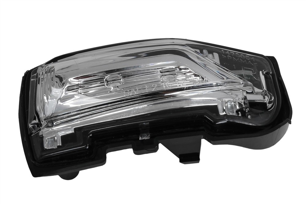 GM Genuine Parts LED Passenger Side Rearview Mirror Turn Signal Lamp