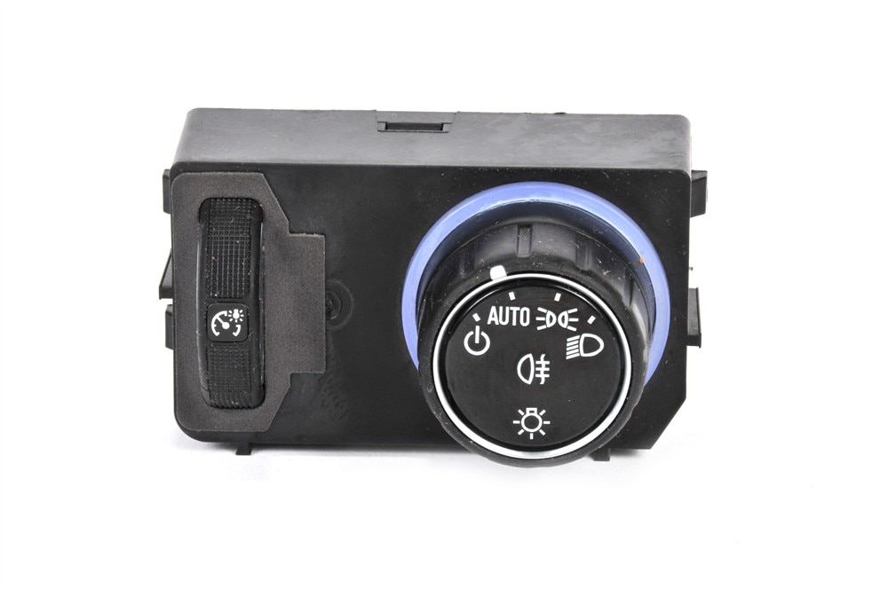 GM Genuine Parts Piano Black Headlamp Switch