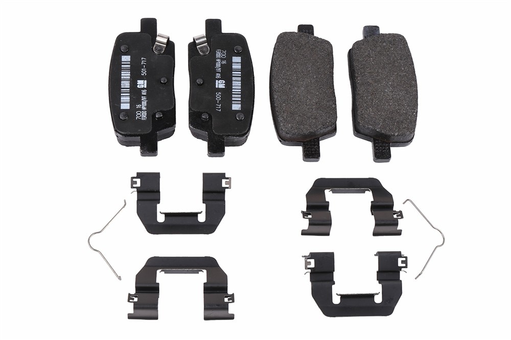 GM Genuine Parts Rear Disc Brake Pad Set with Clips