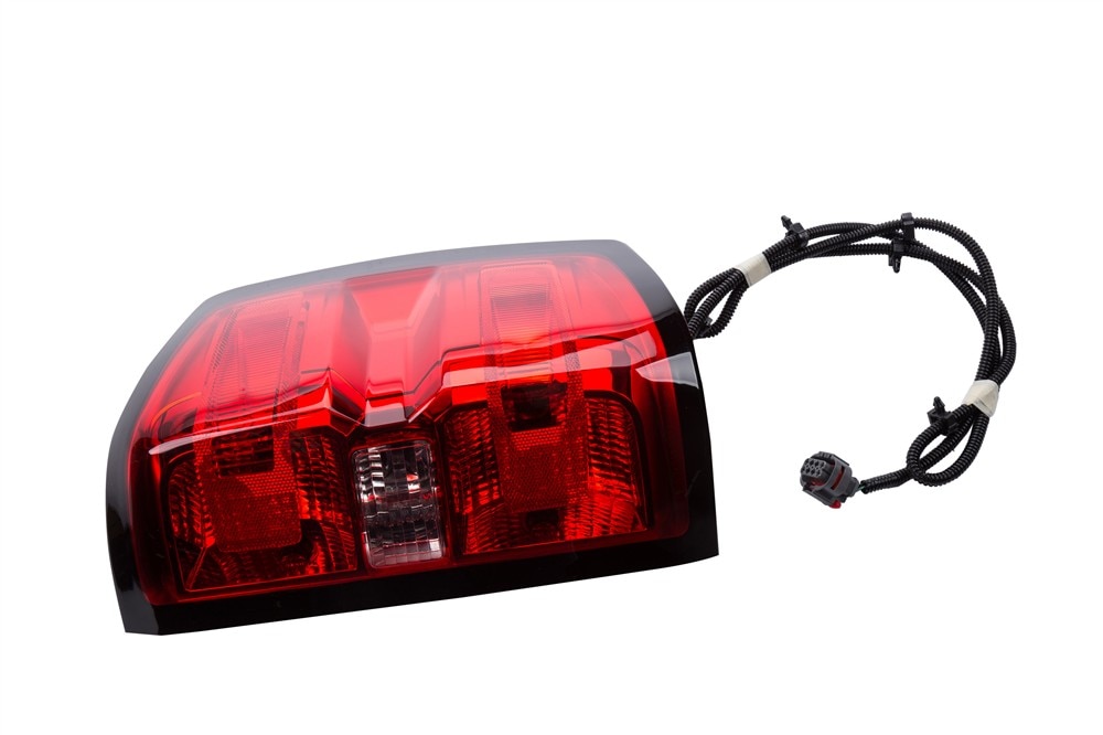 GM Genuine Parts Passenger Side Tail Lamp Assembly