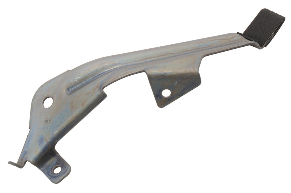 GM Genuine Parts Air Cleaner Outlet Duct Bracket