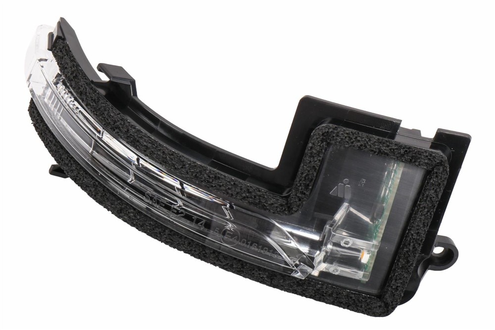 GM Genuine Parts Passenger Side Rearview Mirror Turn Signal Lamp