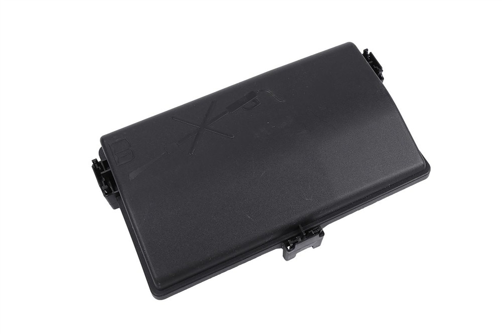 GM Genuine Parts Front Compartment Fuse Block Cover