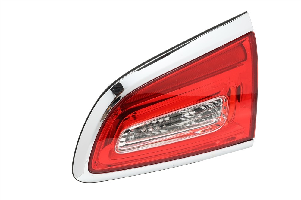 GM Genuine Parts Incandescent Rear Combination Lamp
