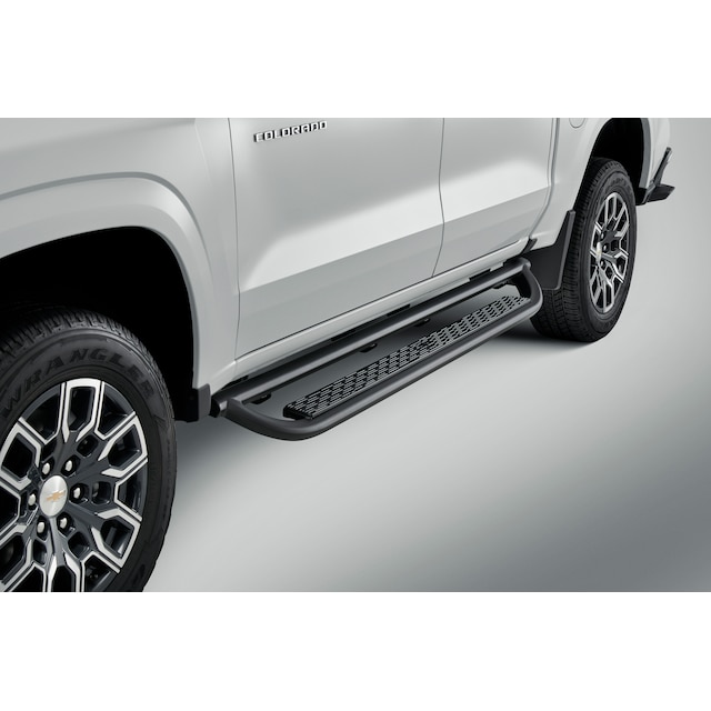 Crew Cab Off-Road Assist Steps in Black