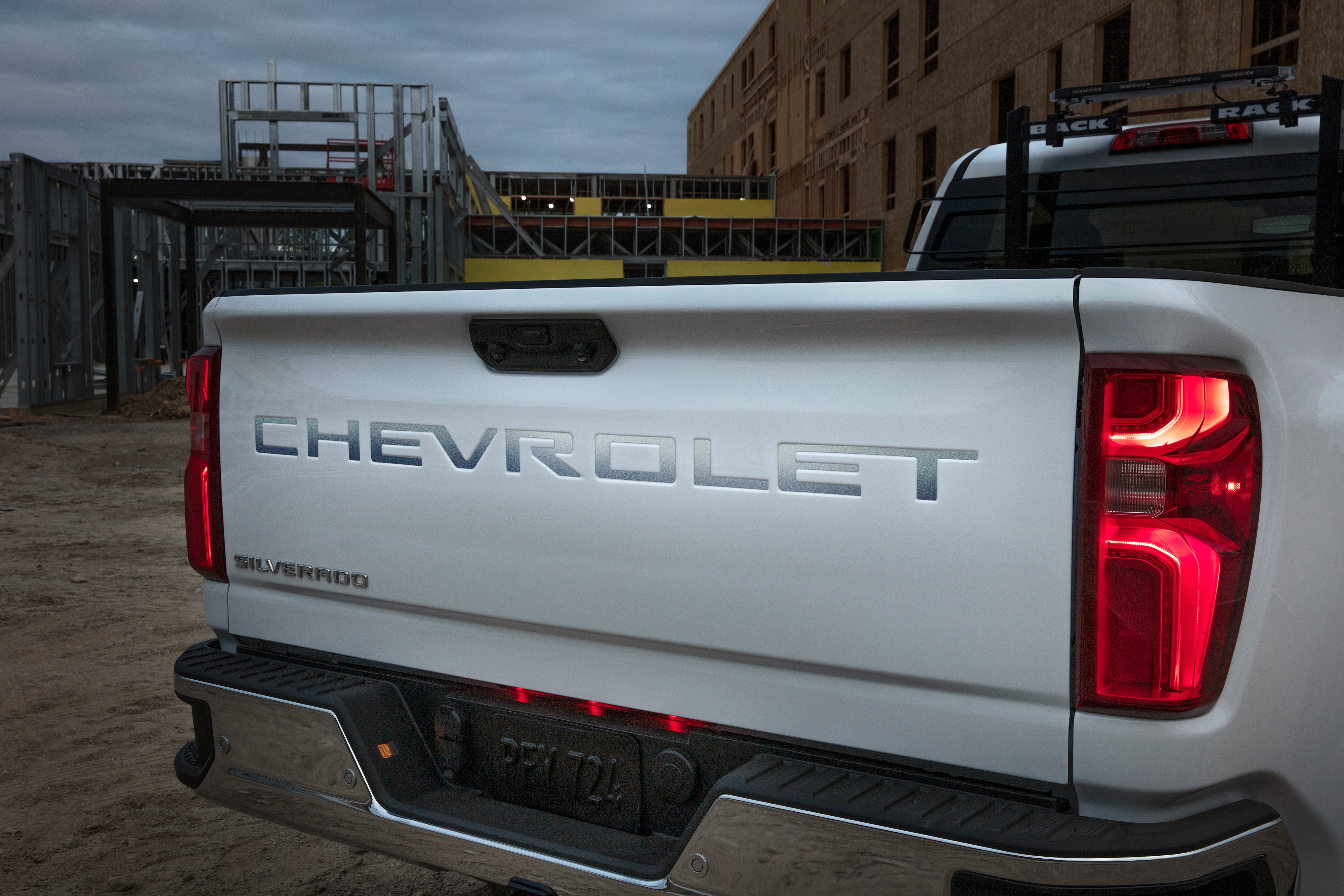 CHEVROLET Tailgate Lettering Decal in Reflective Black (for Models without Multi-Flex Tailgate)