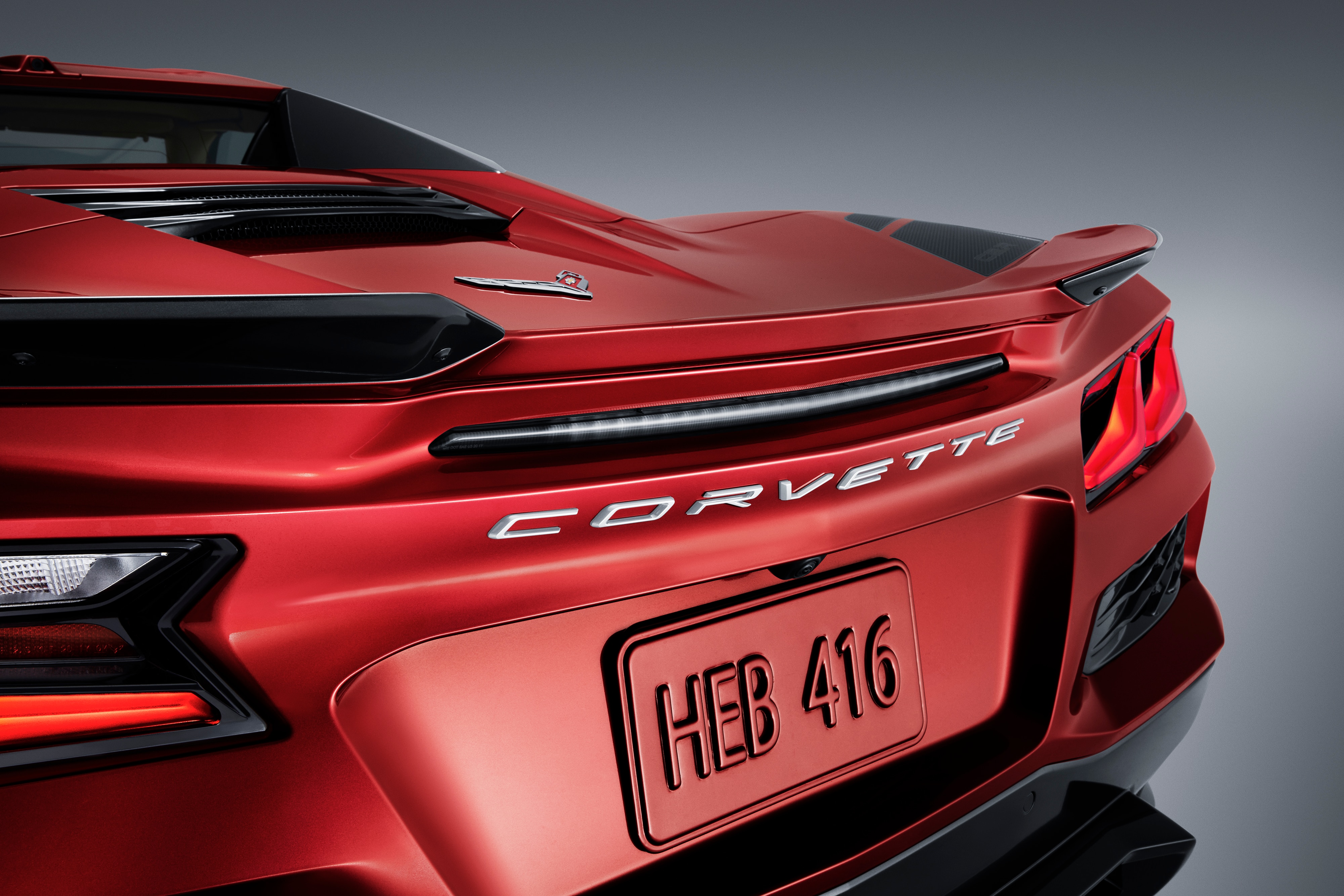 Corvette Script Rear Emblem in Arctic White