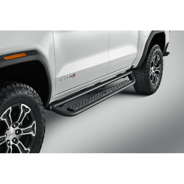 Crew Cab Off-Road Assist Steps in Black