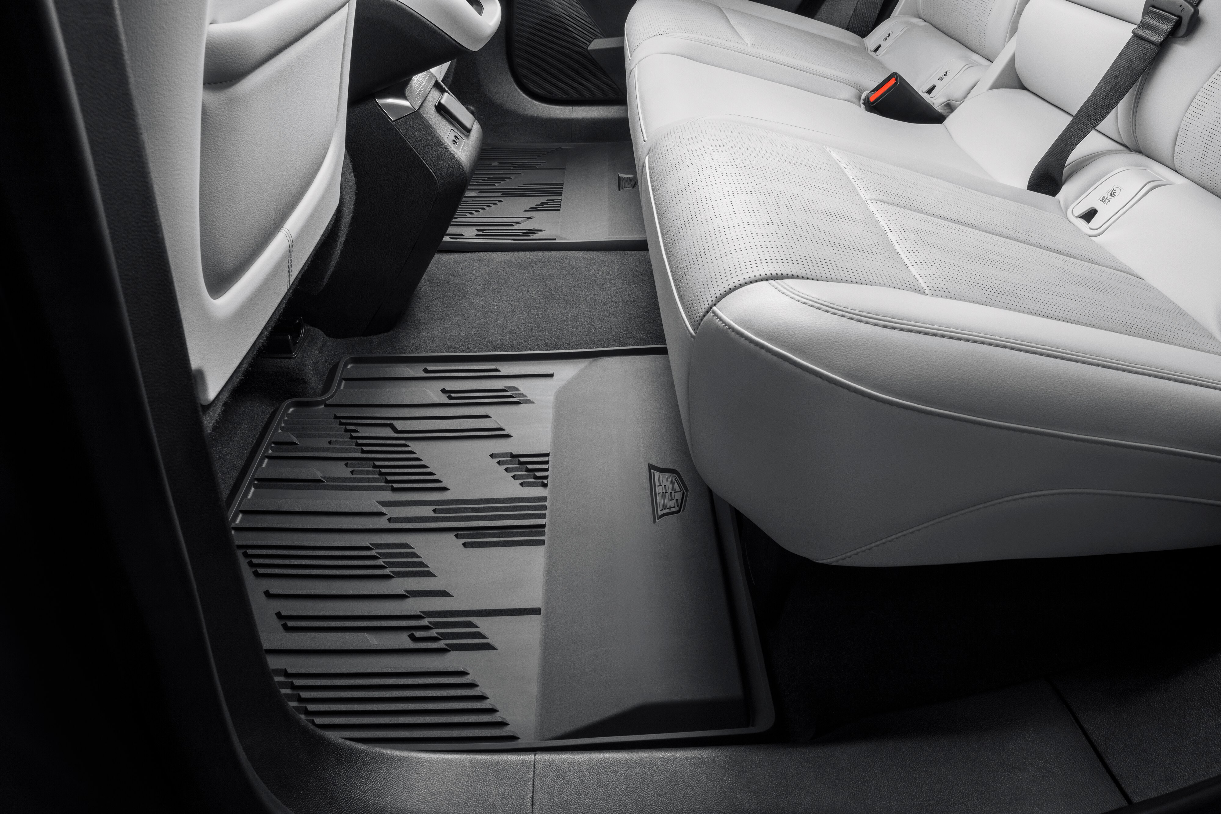tama キャデラ Cadillac First- and Second-Row Premium All-Weather Floor Mats in