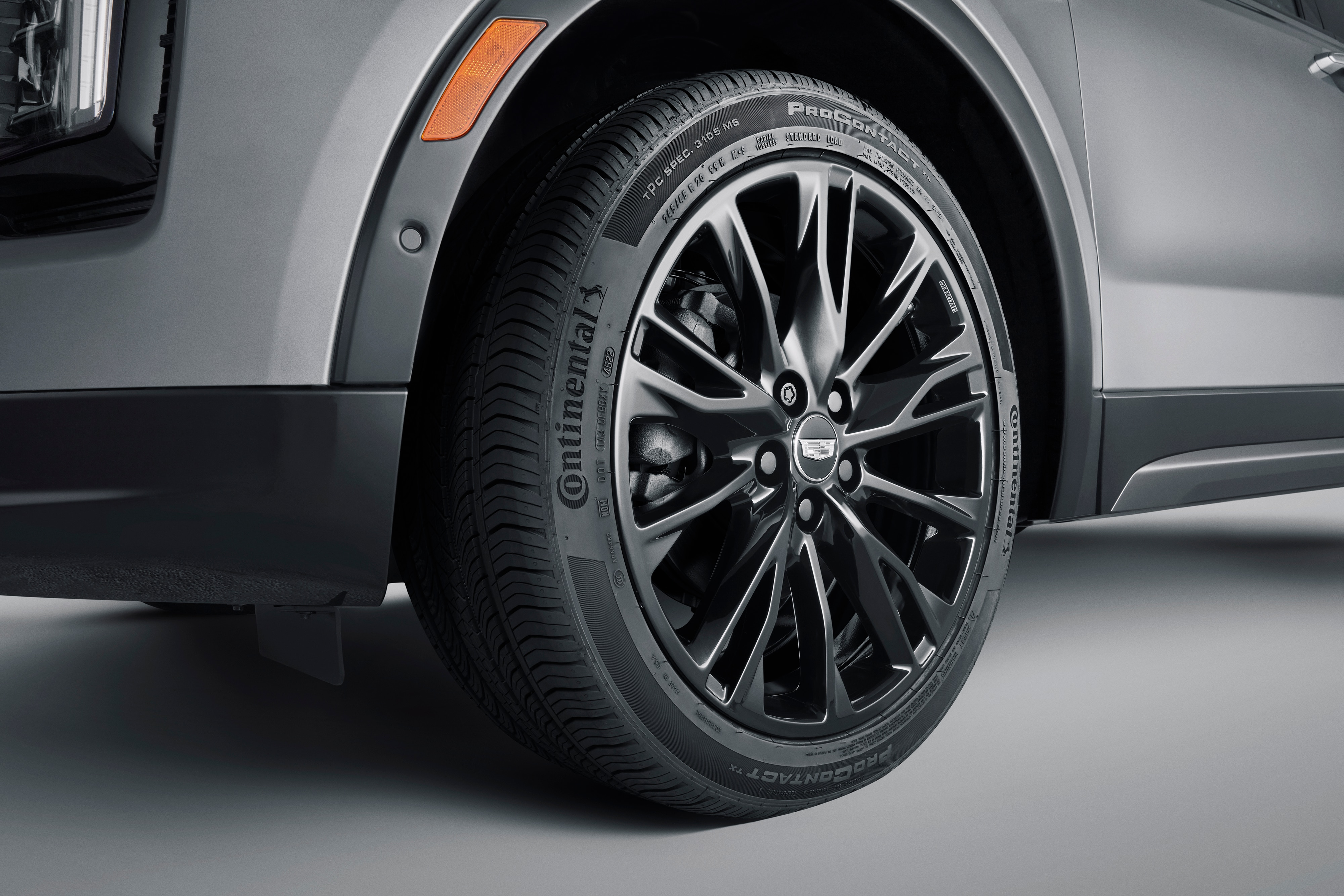20 x 8.5 Multi-Spoke Aluminum Wheel in High Gloss Black