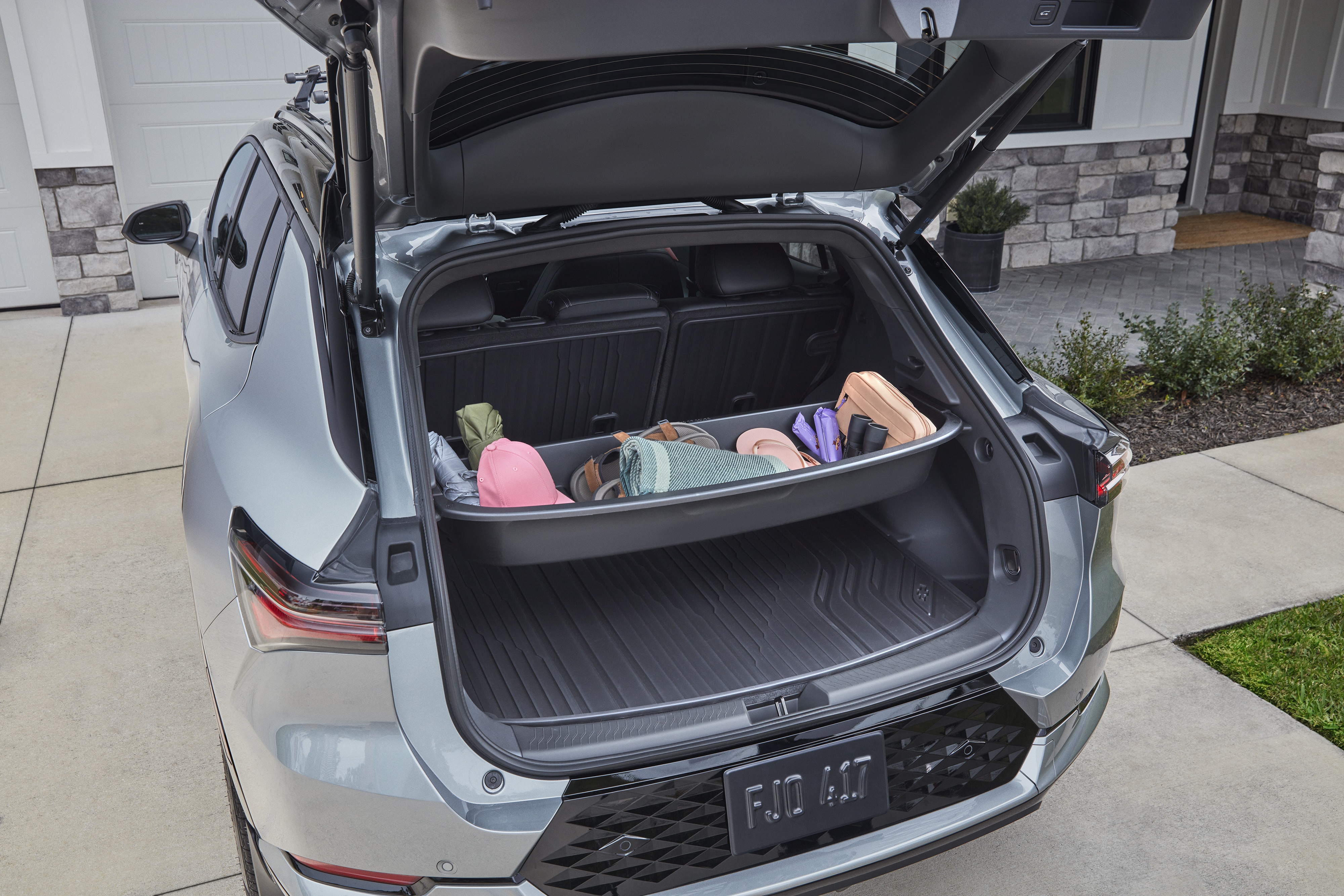 Cargo Shelf with Dividers | 85562571 | Cadillac Accessories