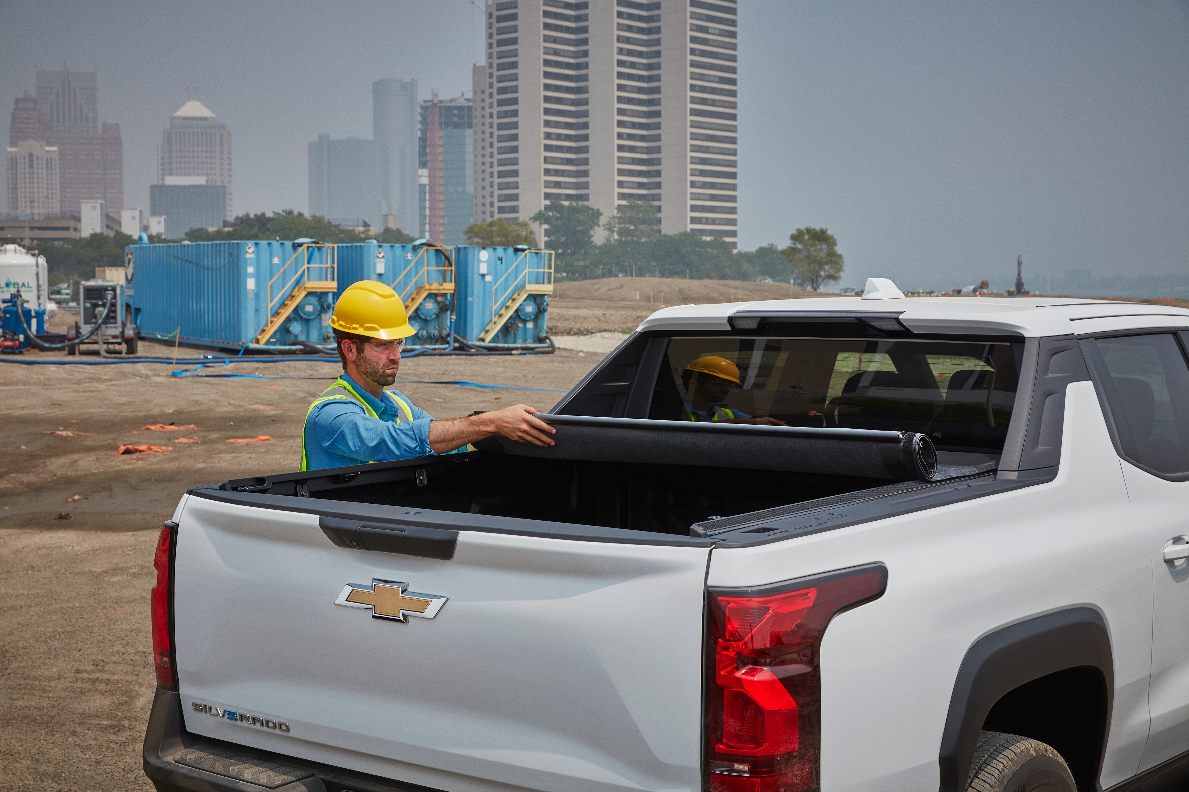 Chevrolet Soft Roll-Up Truck Bed Cover with Bowtie Logo (for