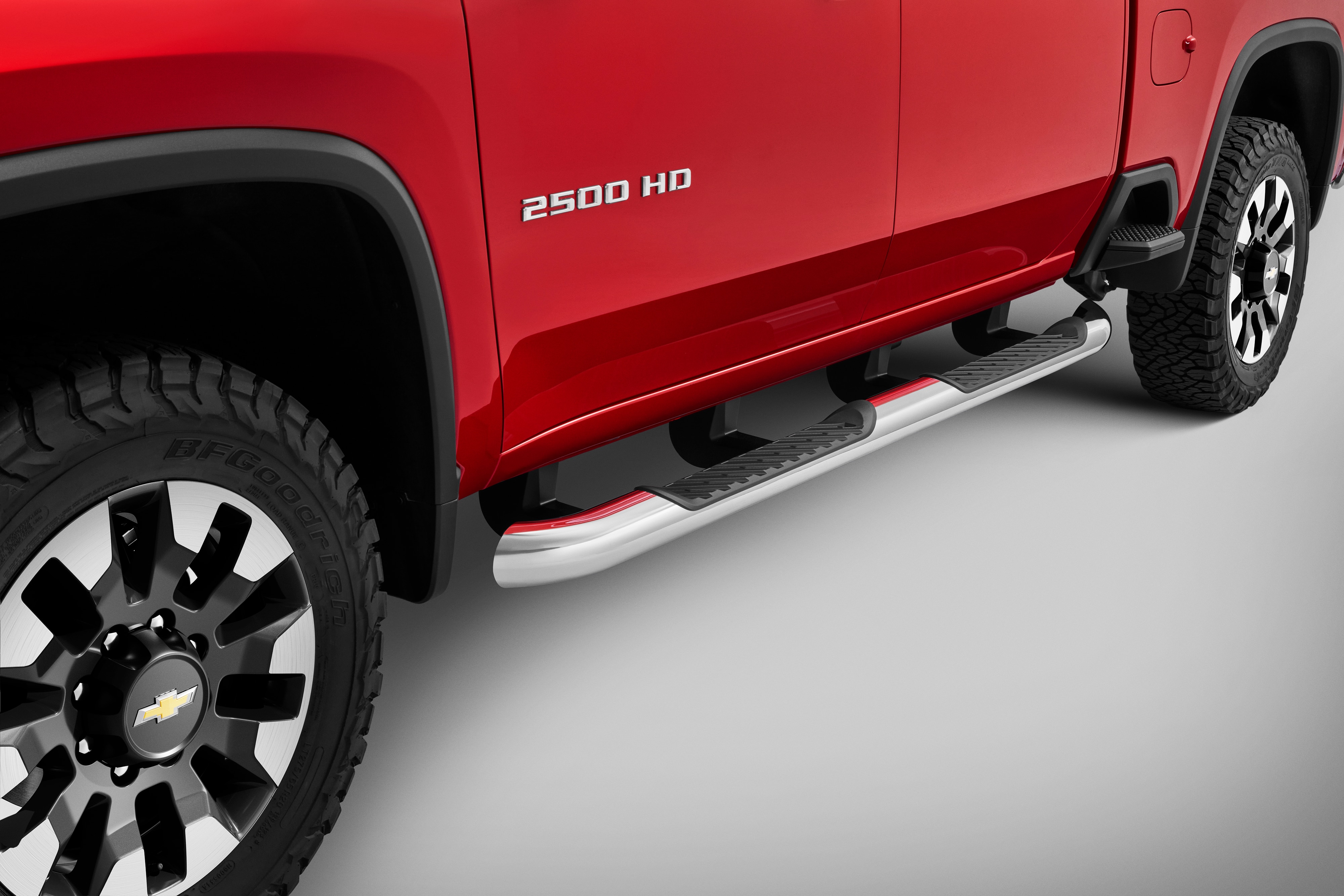 Crew Cab 4-Inch Round Assist Steps in Chrome