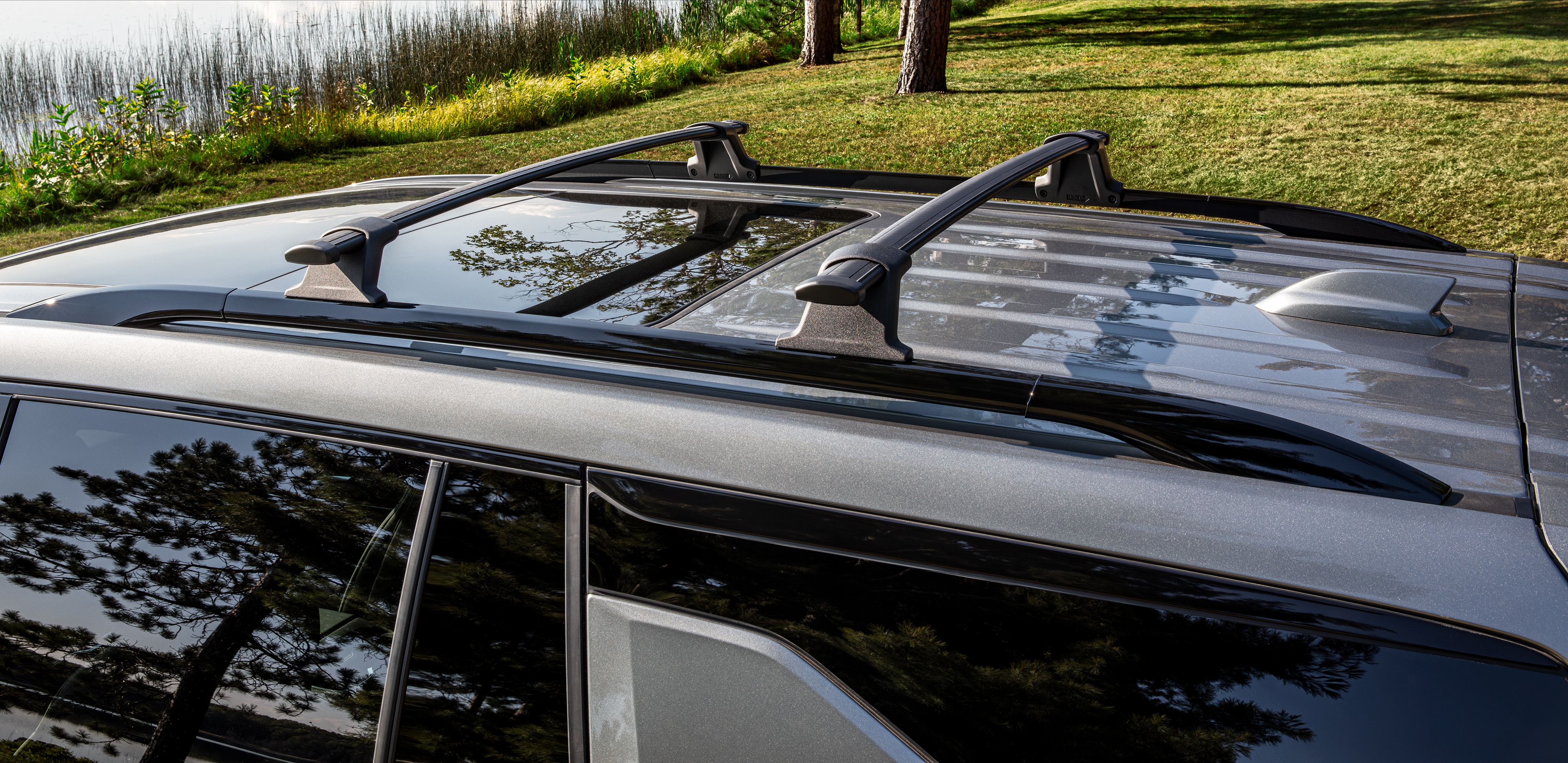 Roof Rack Cross Rail Package in Black