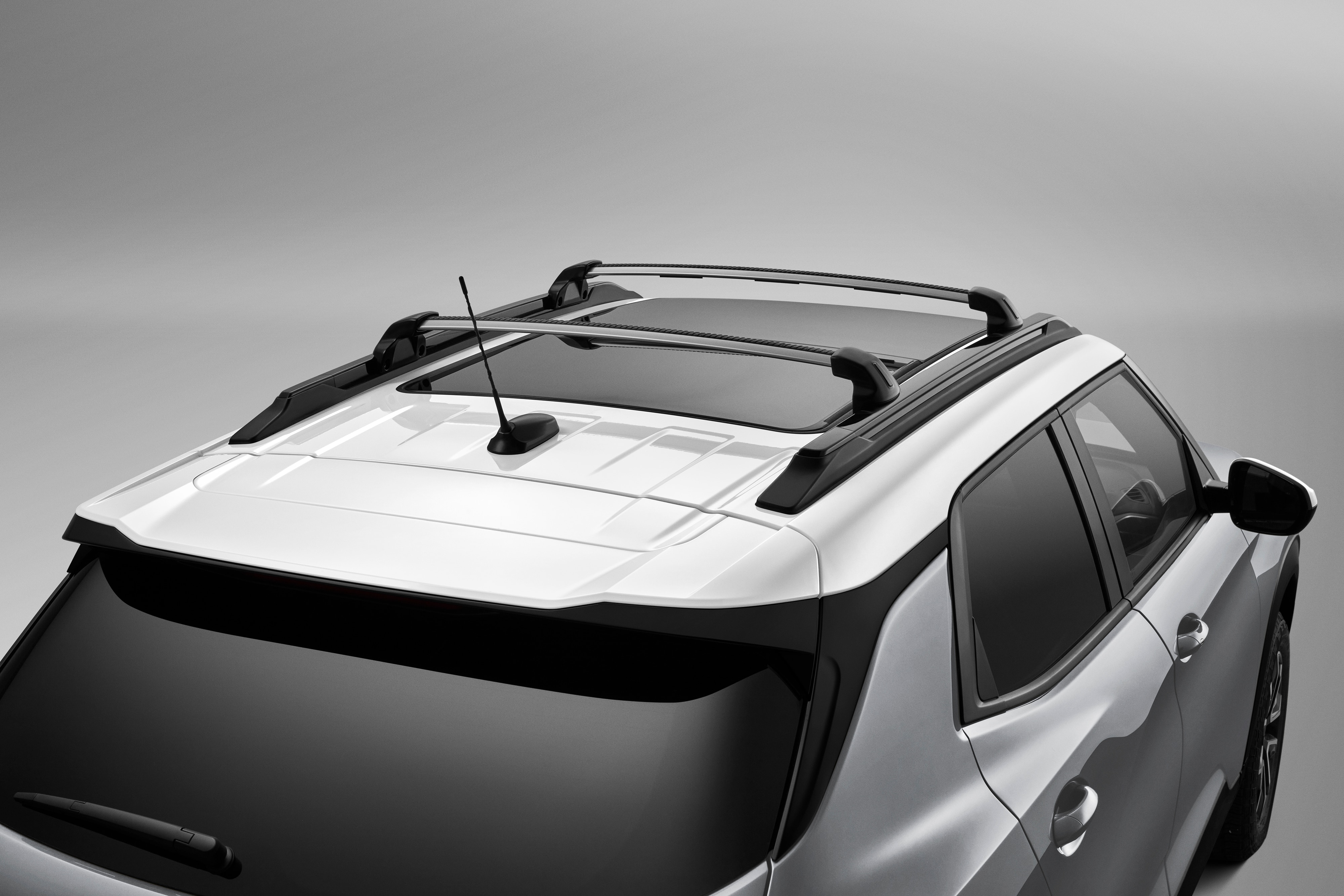 Roof Rack Cross Rail Package in Black