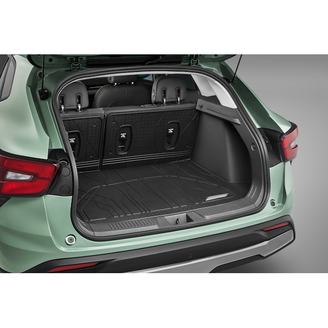 Integrated Cargo Liner in Black with Chevrolet Script