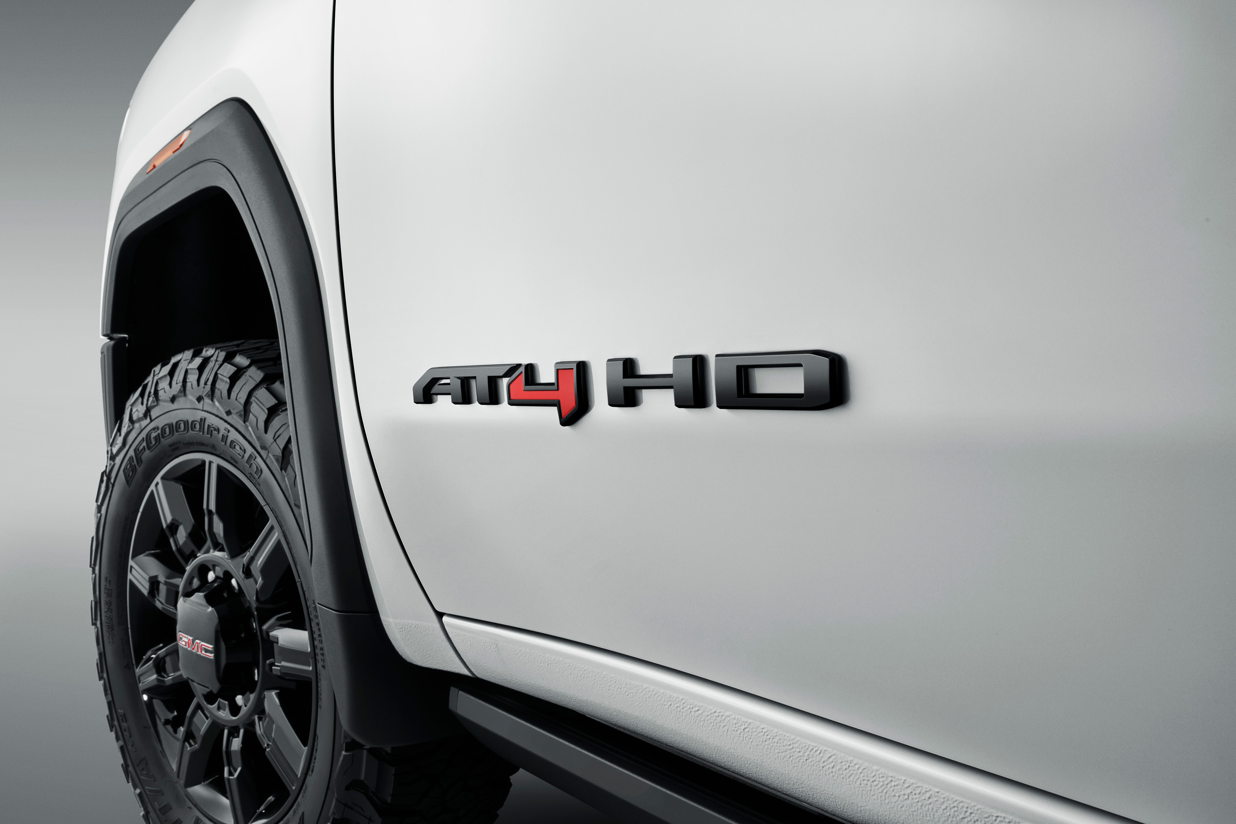 Sierra AT4 Emblems in Black