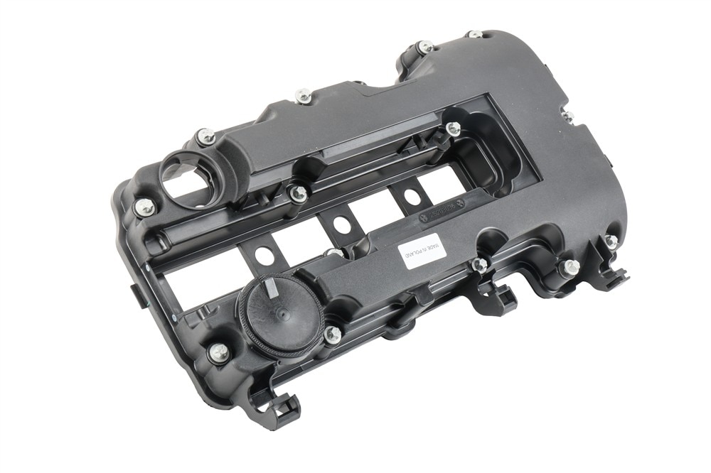 GM Genuine Parts Camshaft Cover with Bolts and Seal
