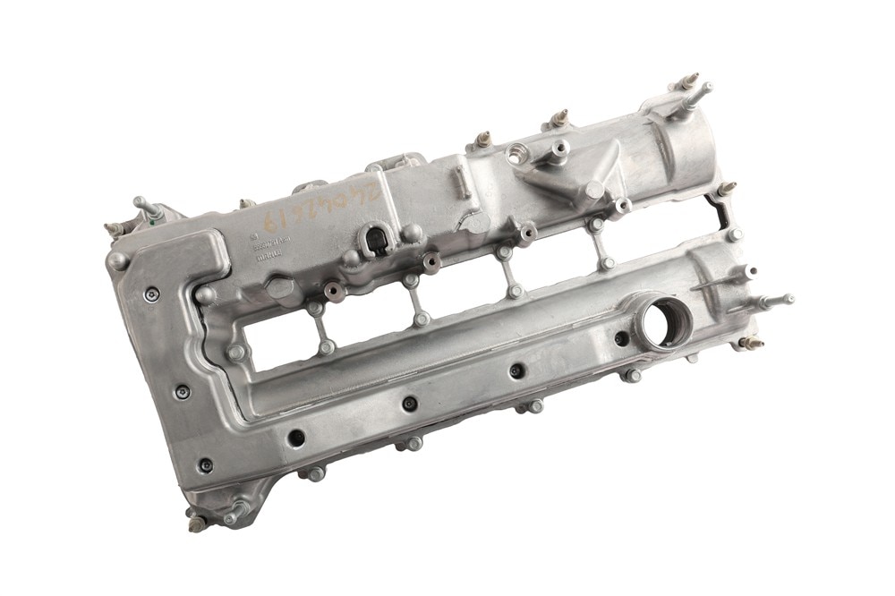 GM Genuine Parts Camshaft Cover with Bolts and Seals