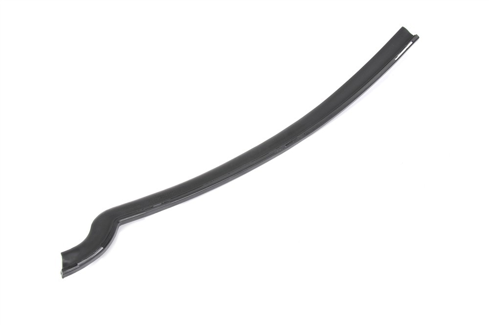 GM Genuine Parts Passenger Side Front Bumper Filler