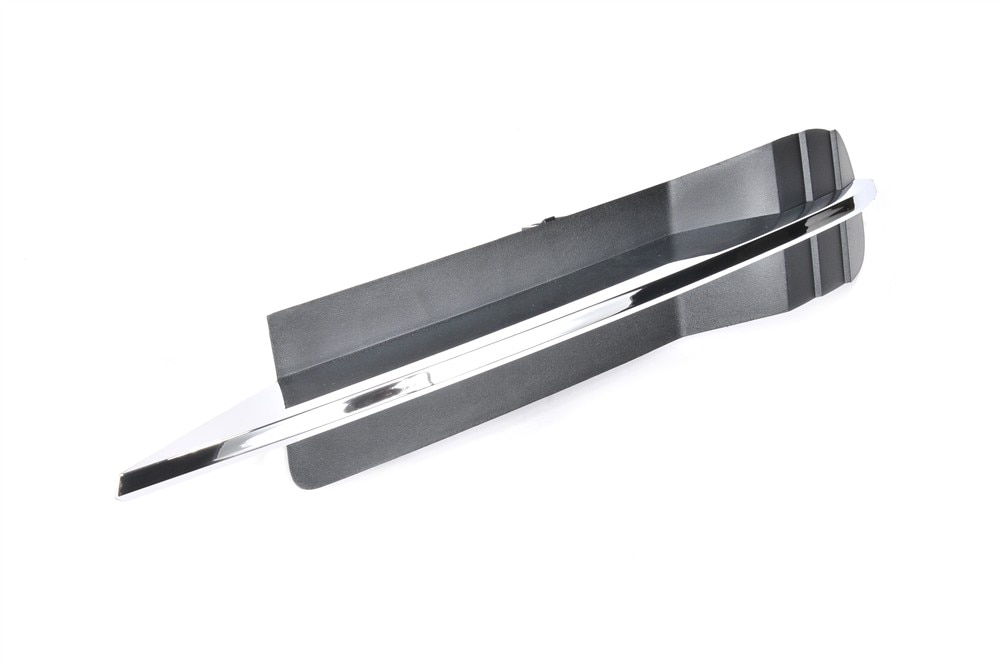 GM Genuine Parts Front Driver Side Lower Grille