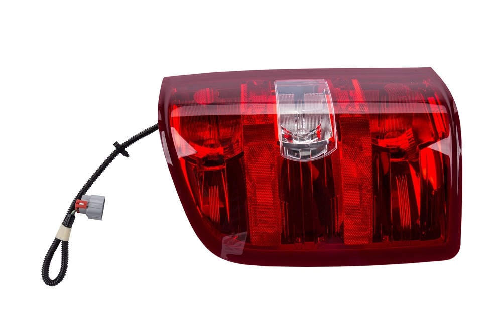 GM Genuine Parts Driver Side Tail Lamp Assembly