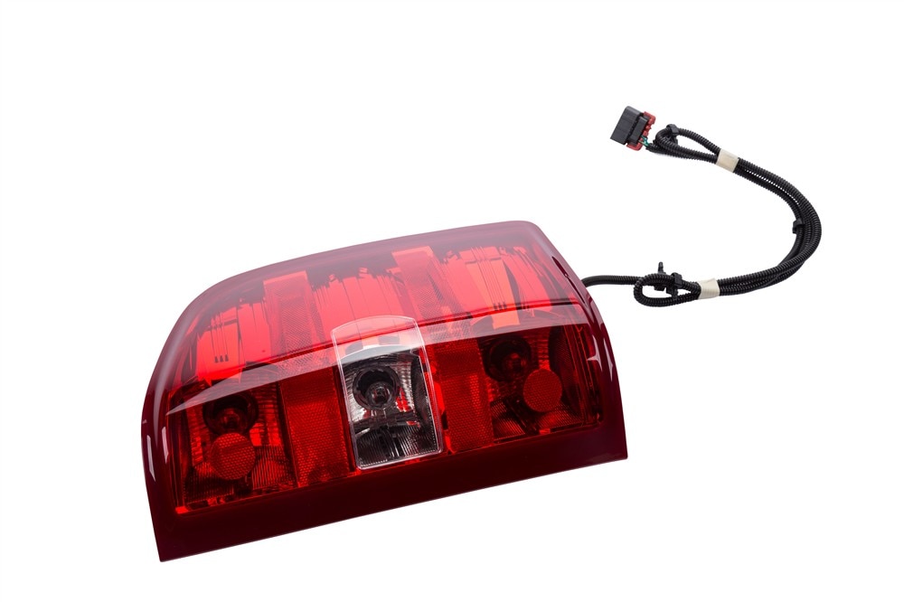 GM Genuine Parts Passenger Side Tail Lamp Assembly | 25958483 | GM