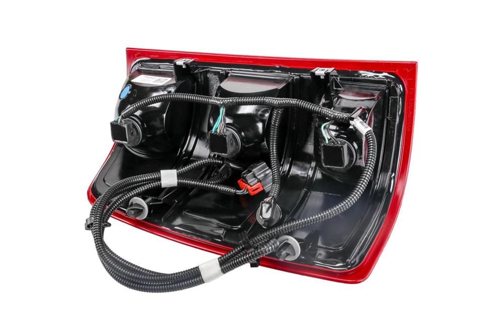 GM Genuine Parts Passenger Side Tail Lamp Assembly