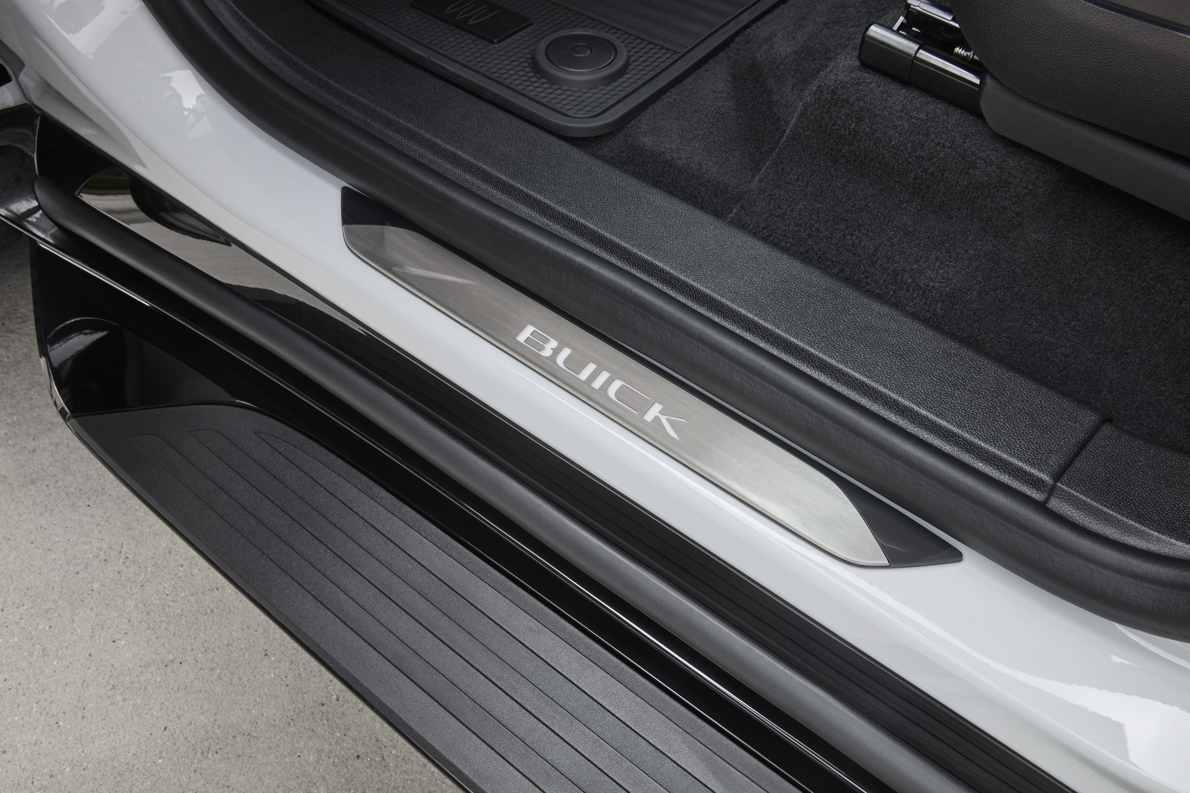 Illuminated Front Door Sill Plates in Stainless Steel with Buick Script