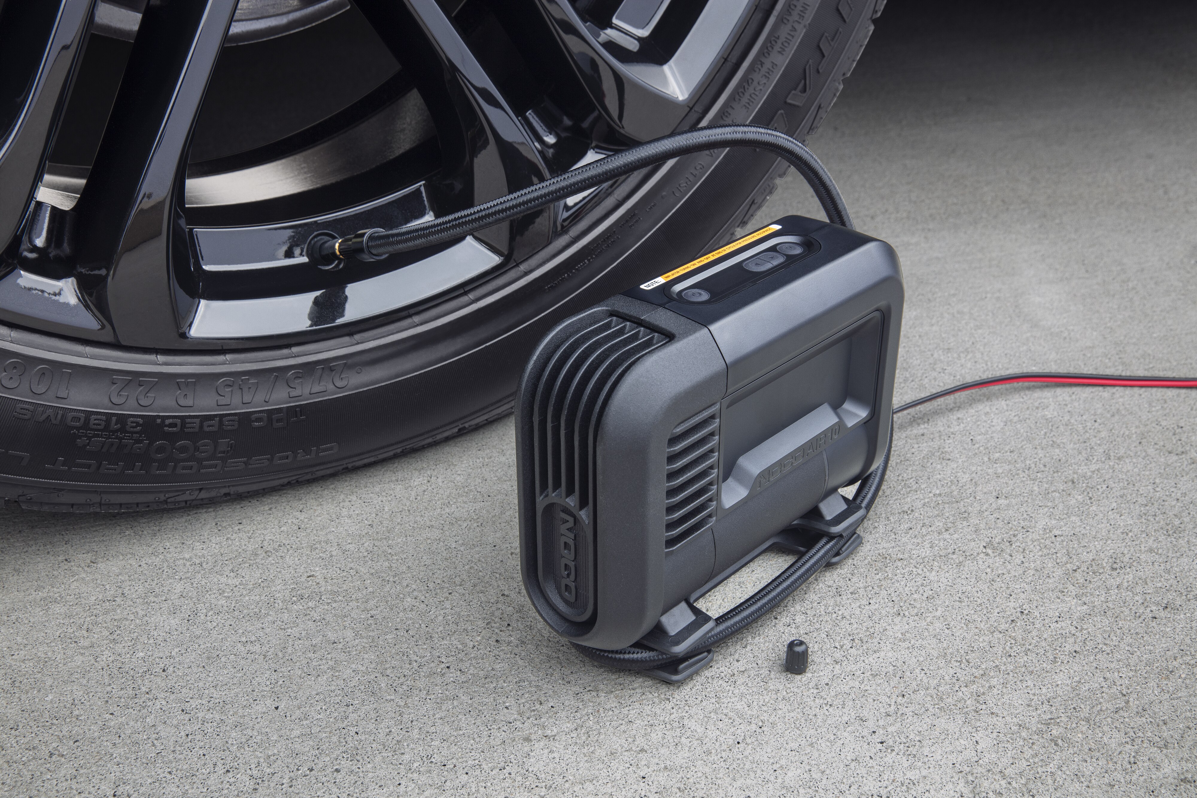 Chevrolet AIR10 12V Air Compressor with Built-In Flashlight by