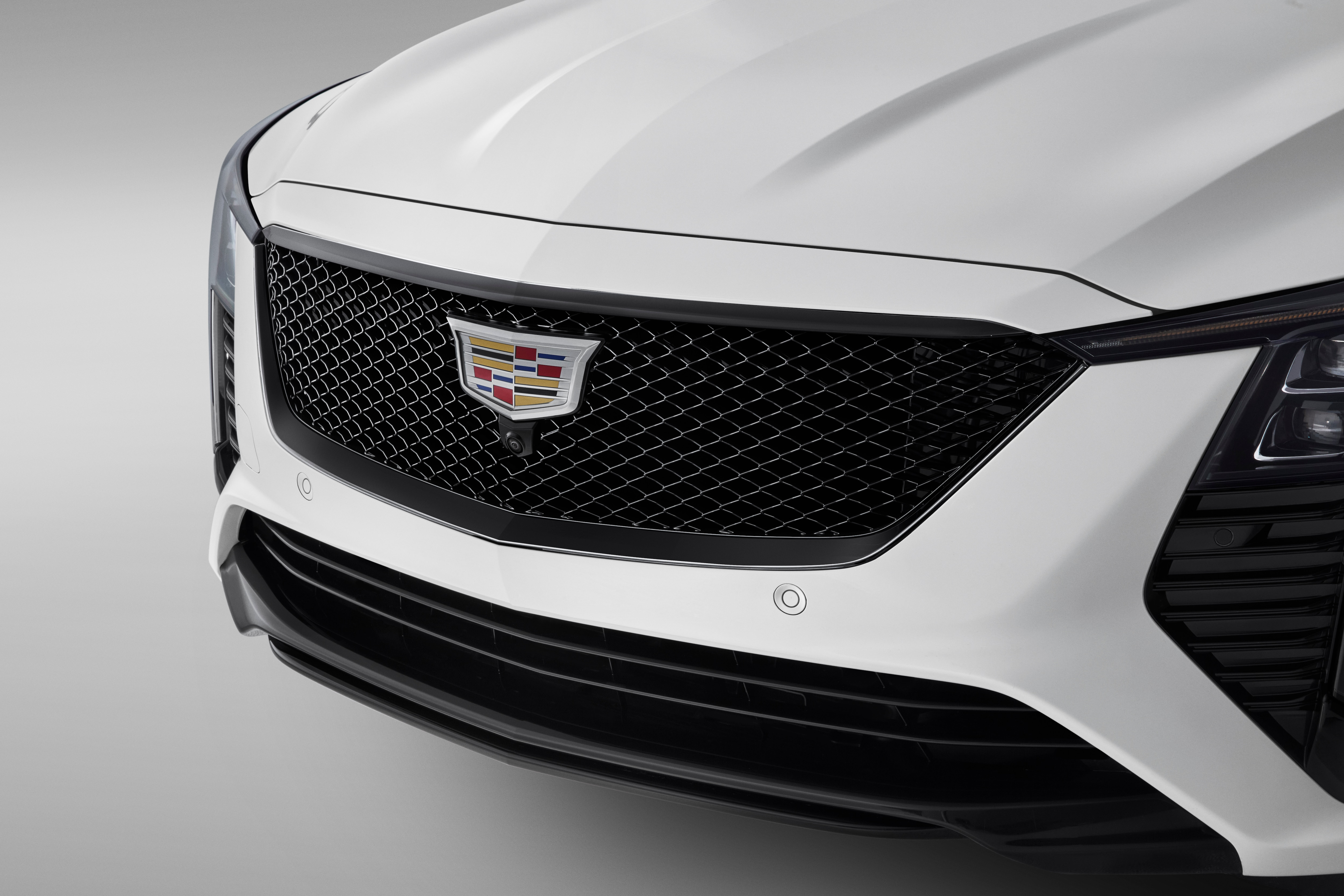 Cadillac グリル ブラック Cadillac Grille in Gloss Black with Gloss Black Surround
