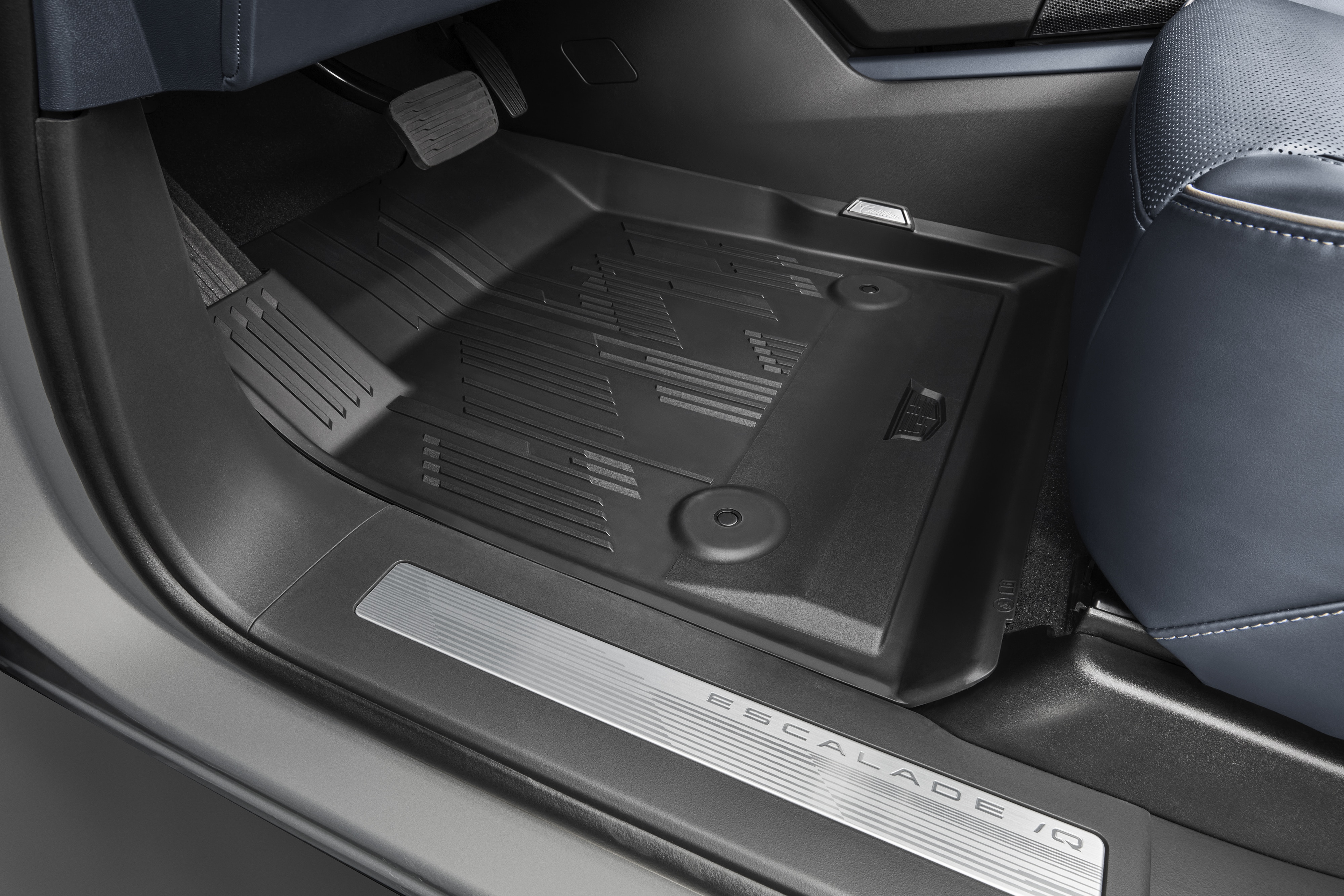 tama キャデラ 2026 Escalade IQ | Cargo Area Mat | Dark Cinder Gray