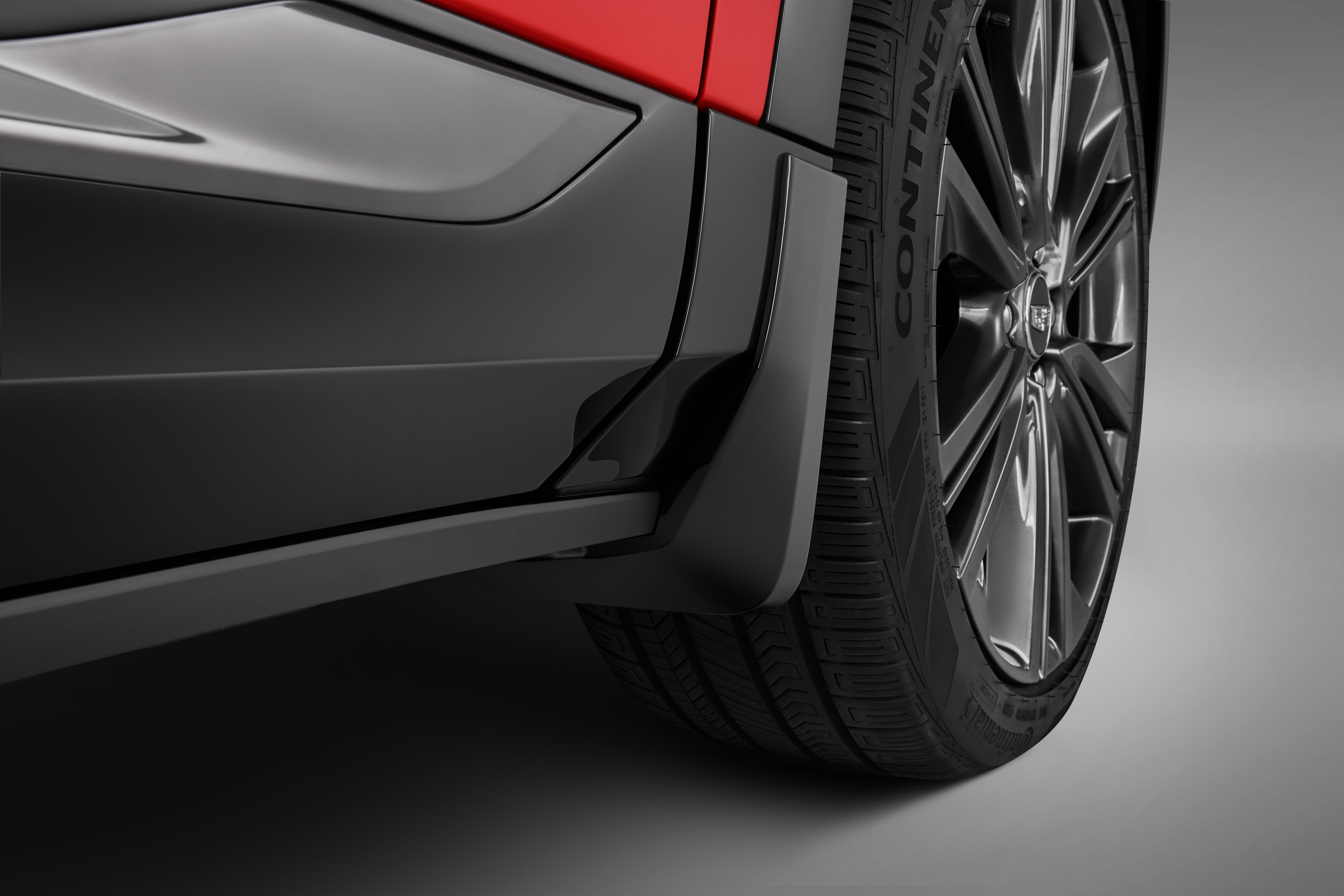 Front Splash Guards Painted in Gloss Black | 86551964 | Cadillac