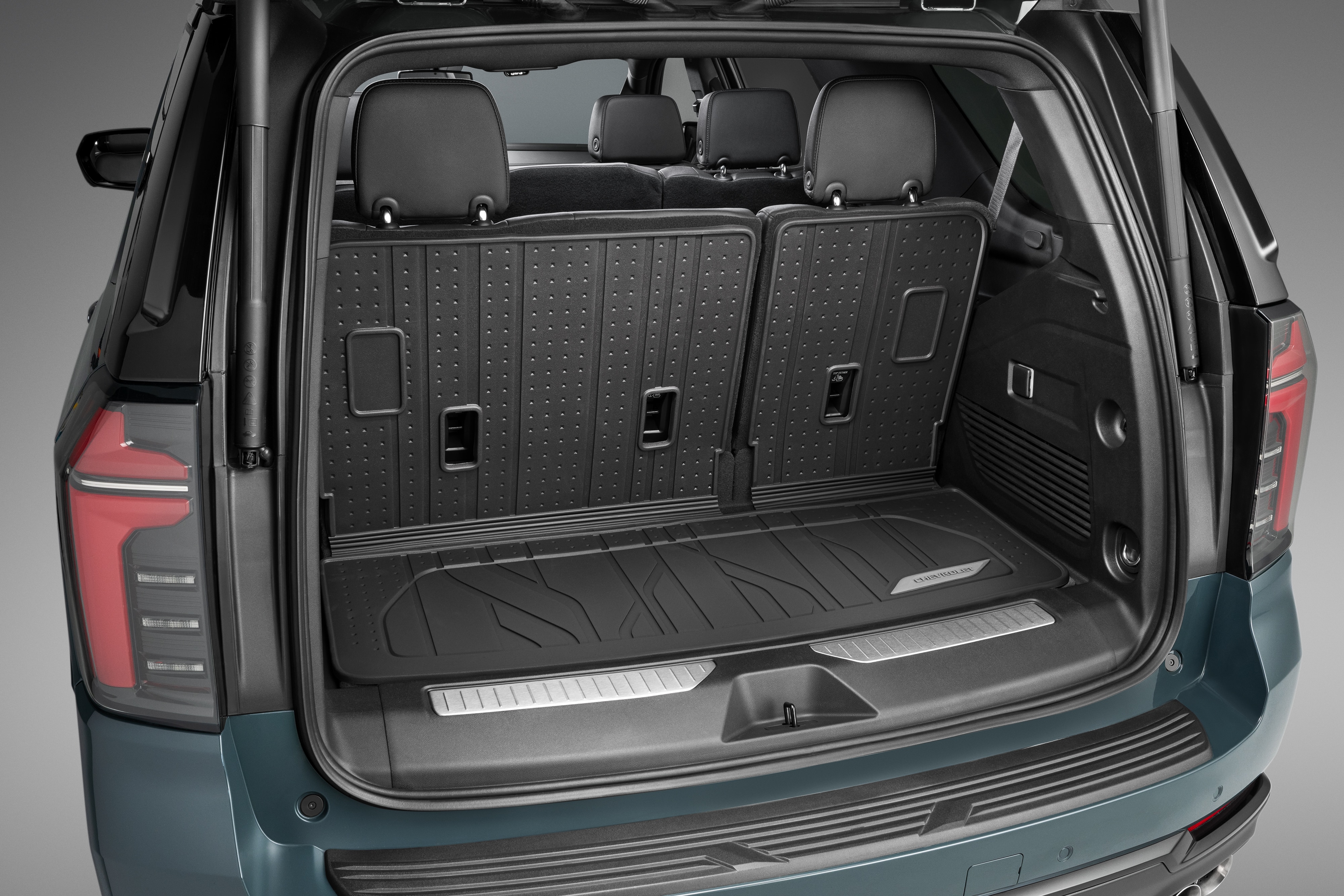 Integrated Cargo Liner in Jet Black with Chevrolet Script