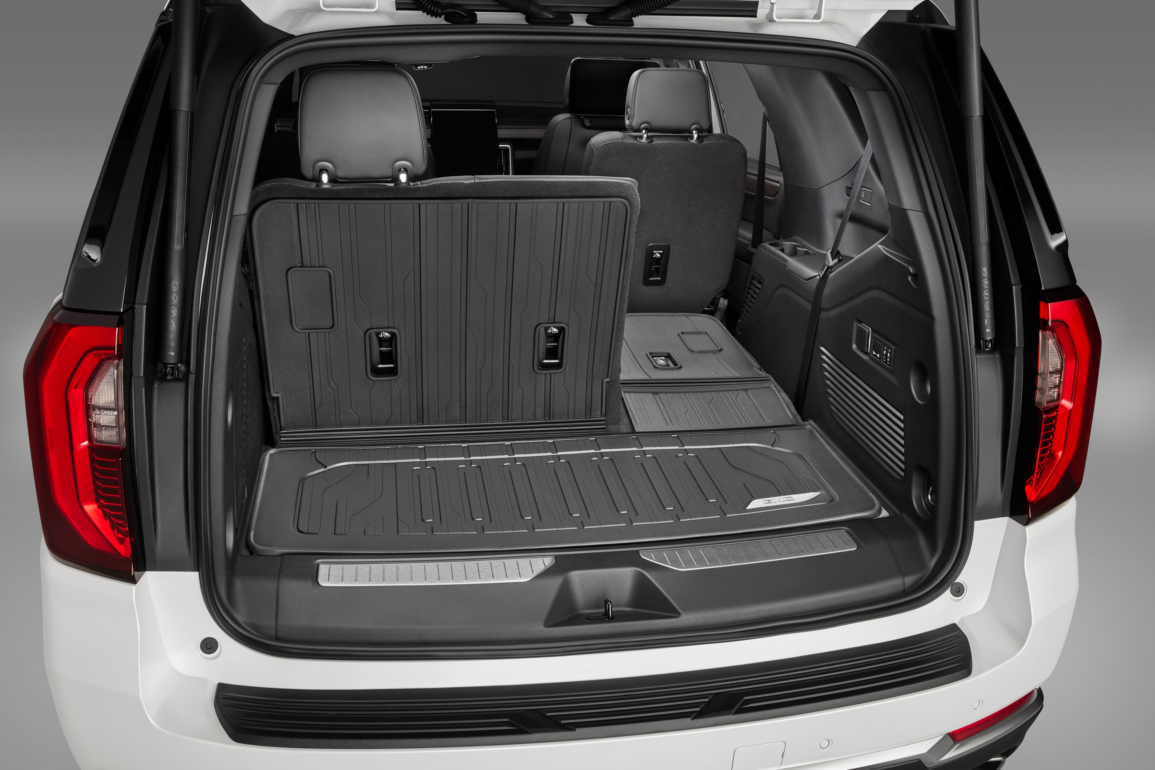 Integrated Cargo Liner in Jet Black with GMC Logo