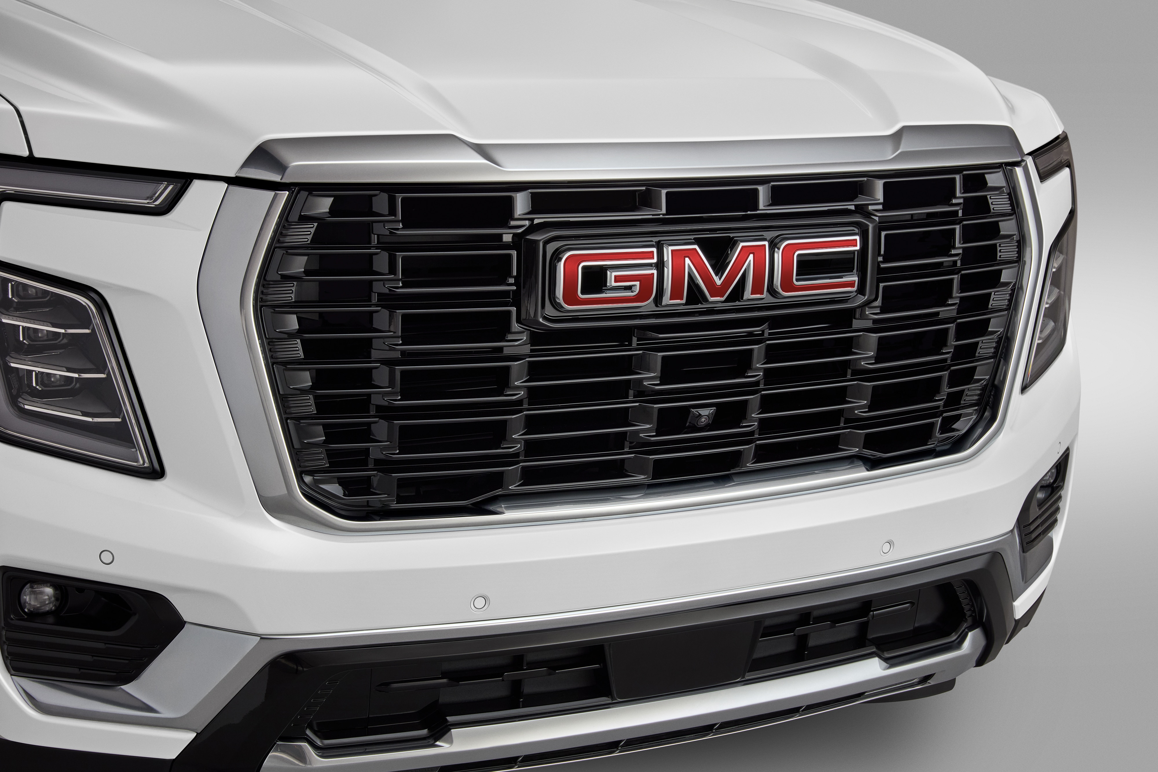 Grille in Black with Galvano Surround and Red GMC Logo