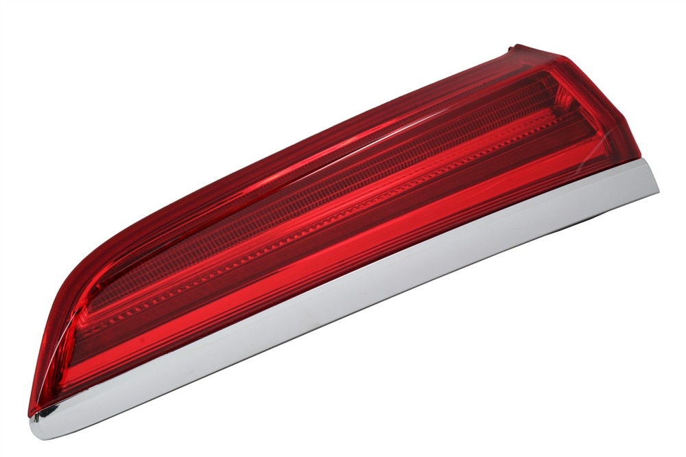 GM Genuine Parts Rear Closure Auxiliary Signal Lamp