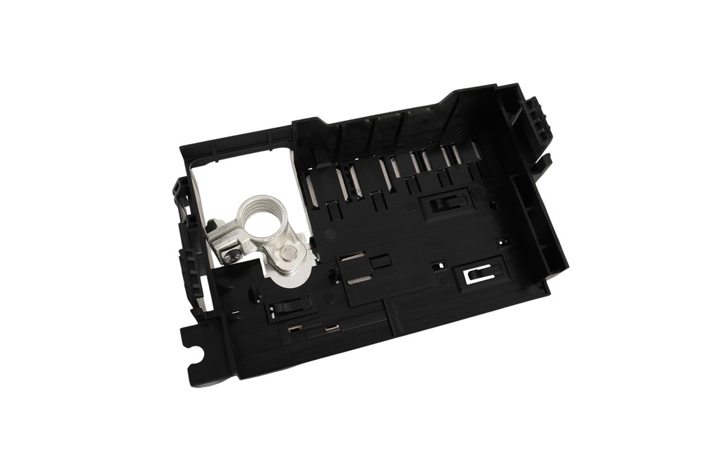 GM Genuine Parts Battery Distribution Engine Compartment Fuse Block